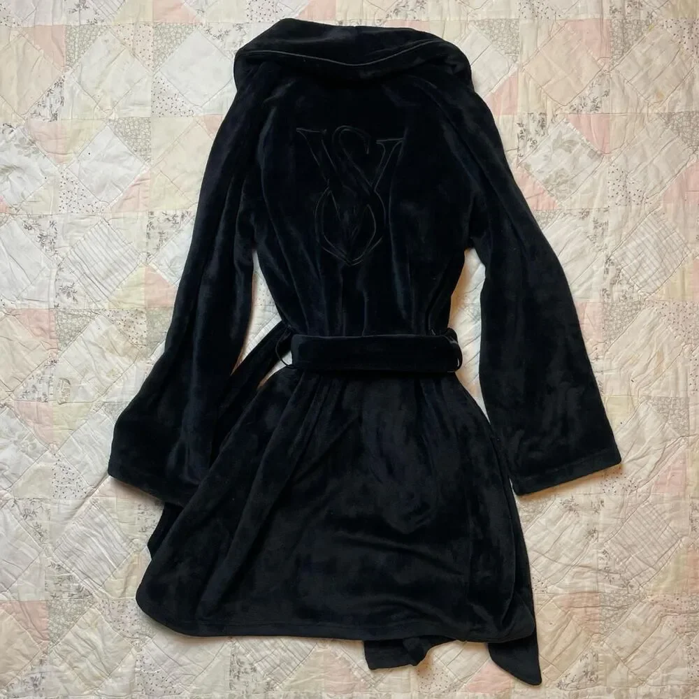 victoria’s secret 2022 black gothic embroidered logo velvet robe size xs - Picture 3 of 5